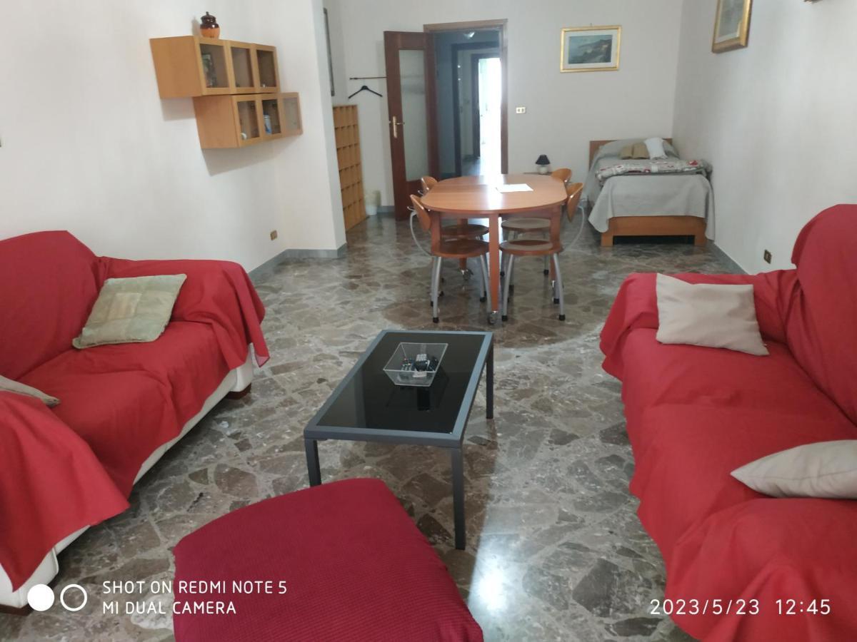 Hsh Home Sweet Home Bari Bagian luar foto